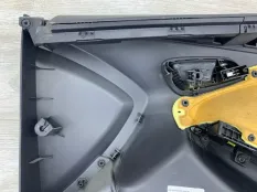 Обшивка двери FORD FOCUS
