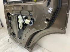 Дверь LAND ROVER DISCOVERY