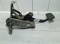 Педаль тормоза TOYOTA CAMRY