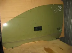 Стекло двери FORD FOCUS