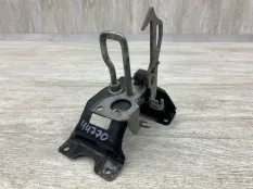 Крюк замка капота