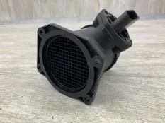 Датчик массового расхода воздуха AUDI A4