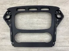 Рамка под магнитолу FORD MONDEO