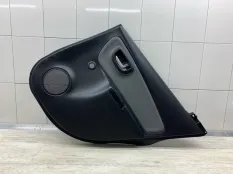 Обшивка двери TOYOTA YARIS Hibrid