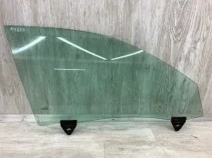 Стекло двери AUDI A4