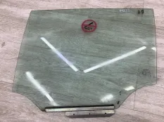 Стекло двери TOYOTA AVENSIS