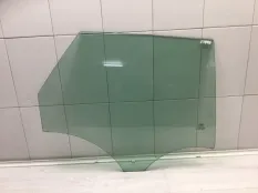 Стекло двери FORD MONDEO