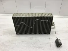 Радиатор кондиционера конденсер Volvo FL