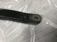 Рычаг стеклоочистителя щеткодержатель Scania P124