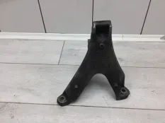 Кронштейн двигателя опорный AUDI A4