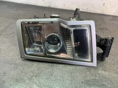 Фара ксеноновая volvo FH 12