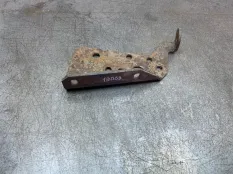 кронштейн траверсы Scania R420