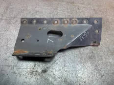 кронштейн траверсы Scania R420