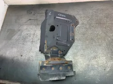 Кронштейн осушителя Scania R420