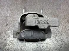 Подушка двигателя VOLKSWAGEN PASSAT