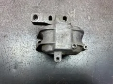 Подушка двигателя VOLKSWAGEN GOLF