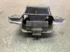 Подушка двигателя AUDI A3