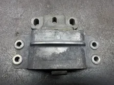 Подушка двигателя VOLKSWAGEN PASSAT