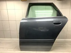 Дверь AUDI A4