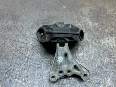 Подушка двигателя PEUGEOT 2008