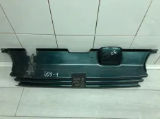 Решетка радиатора PEUGEOT 405