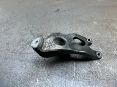 Кронштейн двигателя AUDI A4