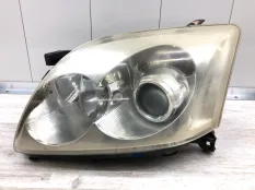 Фара TOYOTA AVENSIS