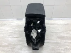 Подлокотник LEXUS RX350L/450HL