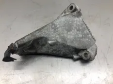 Кронштейн двигателя VOLVO V70