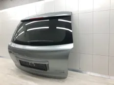Крышка багажника TOYOTA AVENSIS