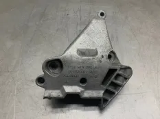 Кронштейн двигателя VOLKSWAGEN PASSAT