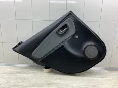 Обшивка двери TOYOTA YARIS Hibrid