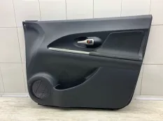 Обшивка двери TOYOTA URBAN CRUISER