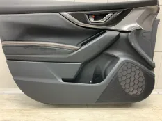 Обшивка двери SUBARU XV
