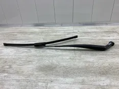 Щеткодержатель TOYOTA URBAN CRUISER