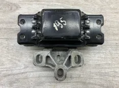 Подушка двигателя VOLKSWAGEN PASSAT