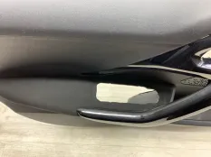 Обшивка двери PEUGEOT 208