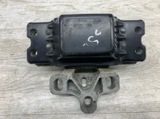 Подушка двигателя VOLKSWAGEN PASSAT B6