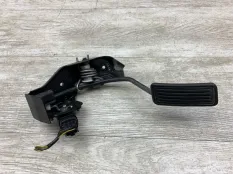 Педаль газа TOYOTA AVENSIS