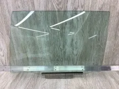 Стекло двери TOYOTA AVENSIS