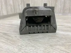 Подушка двигателя VOLKSWAGEN PASSAT B7