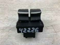 Кнопка стеклоподъемника AUDI A4