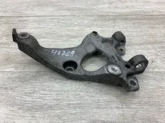 Кронштейн компрессора кондиционера PEUGEOT 5008