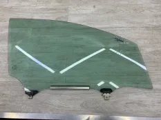 Стекло двери TOYOTA AURIS