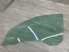 Стекло двери BMW 5