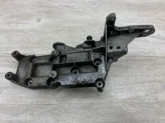 Кронштейн генератора VOLVO V70