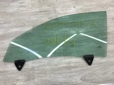 Стекло двери AUDI A4