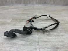 Проводка двери TOYOTA AVENSIS