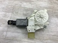 Моторчик стеклоподъемника BMW X1