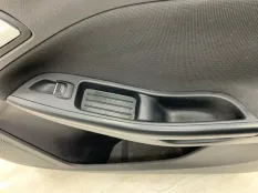 Обшивка двери FORD FOCUS